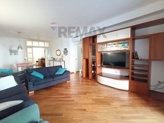 Appartamento in Affitto a Perugia, 850&euro;, 130 m²
