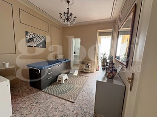 Trilocale in Vendita a Bra, 83'000&euro;, 80 m², con Box