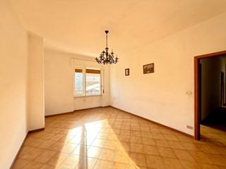 Quadrilocale in Vendita a Imperia, 152'000&euro;, 97 m²
