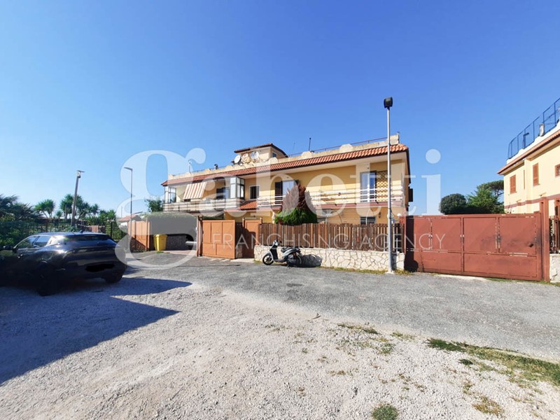Appartamento in Vendita a Giugliano in Campania, 245'000&euro;, 155 m²
