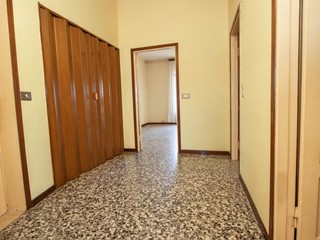 Trilocale in Vendita a Busto Arsizio, 110'000&euro;, 90 m², con Box