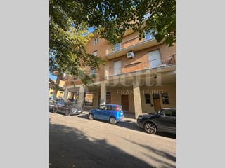Quadrilocale in Vendita a Bologna, 250'000&euro;, 85 m², arredato