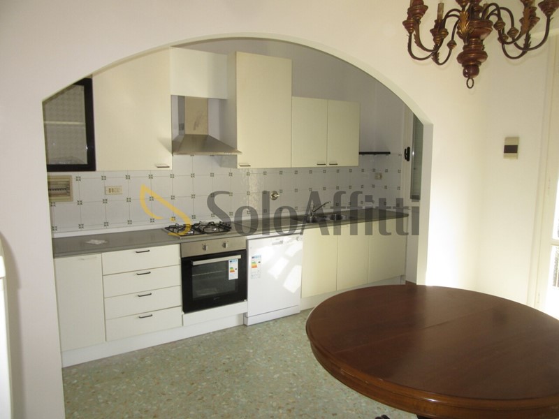 Trilocale in Affitto a Sesto Fiorentino, zona Colonnata, 900&euro;, 78 m², arredato