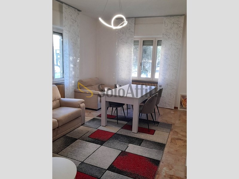 Trilocale in Affitto a Jesi, zona Viale Don Minzoni, 620&euro;, 85 m², arredato