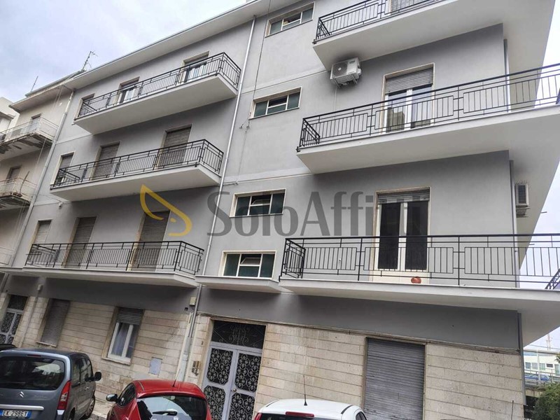 Trilocale in Affitto a Reggio Calabria, zona S. Caterina, 400&euro;, 90 m²