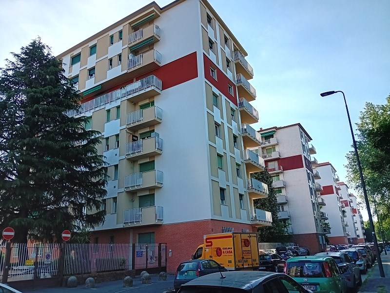 Bilocale in Vendita a Milano, zona Via Gaetano Salemini 5, 20161 Milano (MI) , 195'000&euro;, 74 m²