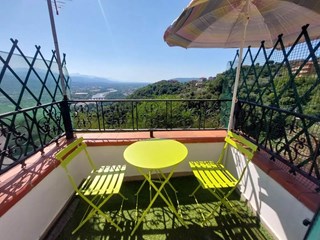 Bilocale in Vendita a Vezzano Ligure, zona Vezzano superiore, 79'000&euro;, 55 m², arredato