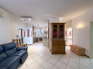 Appartamento in Vendita a Camaiore, 260'000&euro;, 105 m², con Box