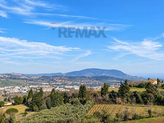 Quadrilocale in Vendita a Recanati, 145'000&euro;, 139 m²