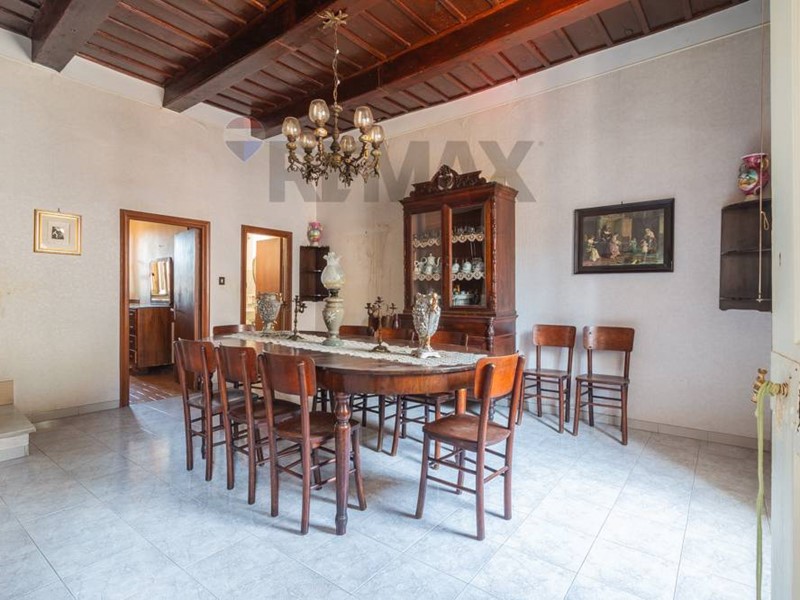 Appartamento in Vendita a Ischia di Castro, 39'000&euro;, 175 m²