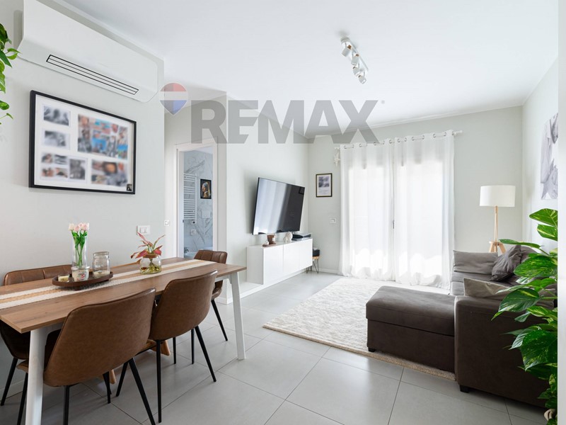 Trilocale in Vendita a Roma, 235'000&euro;, 77 m²