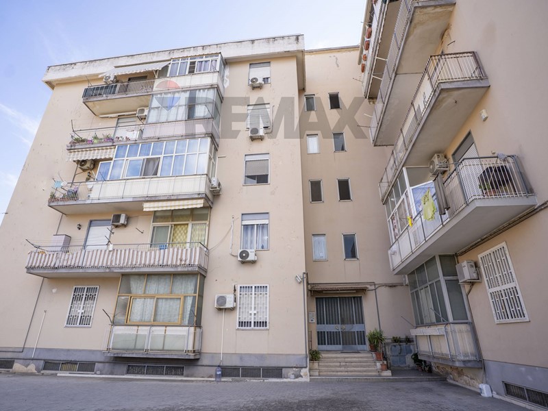 Appartamento in Vendita a Catania, 99'000&euro;, 94 m²