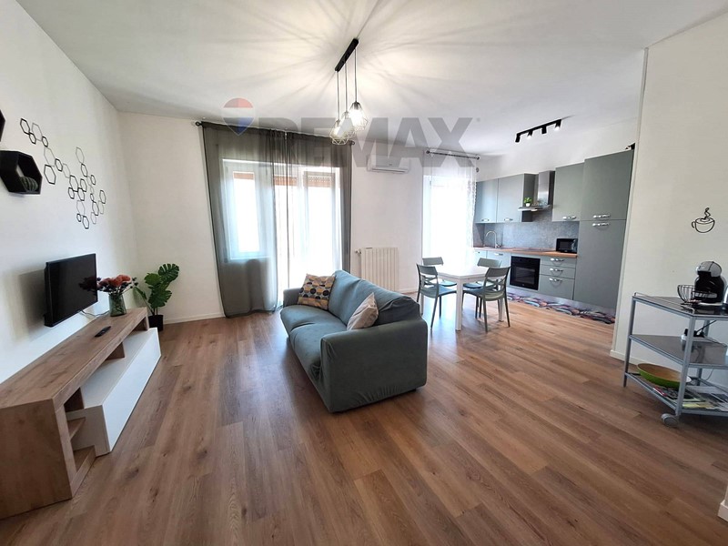 Quadrilocale in Vendita a Lovere, 178'000&euro;, 100 m²