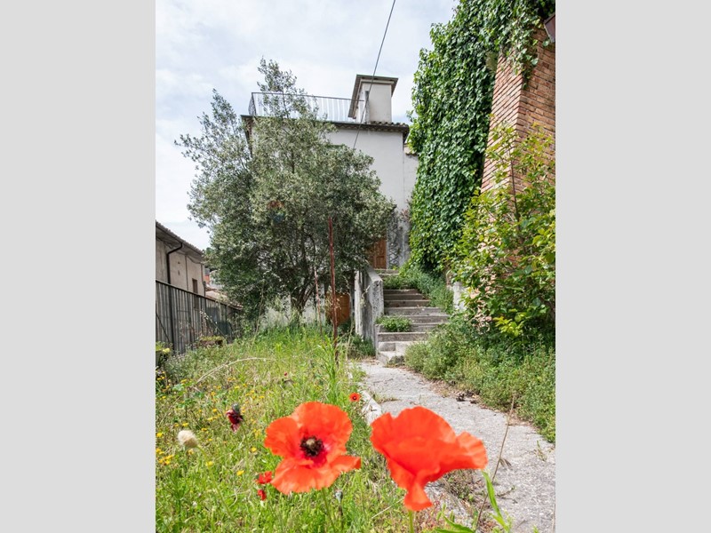 Appartamento in Vendita a Arcevia, 47'000&euro;, 120 m²