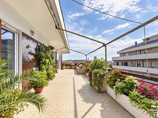 Quadrilocale in Vendita a Pescara, 450'000&euro;, 160 m²