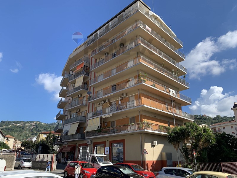 Appartamento in Vendita a Lamezia Terme, 182'000&euro;, 165 m²