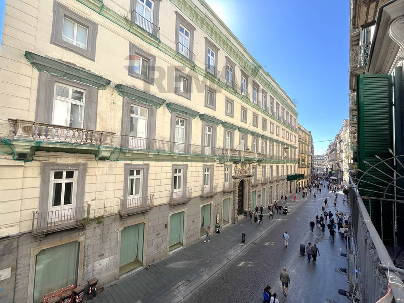 Appartamento in Vendita a Napoli, 1'550'000&euro;, 350 m²