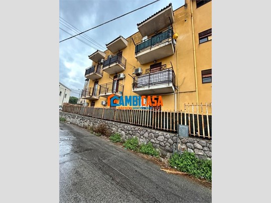 Quadrilocale in Affitto a Palermo, 600&euro;, 120 m²