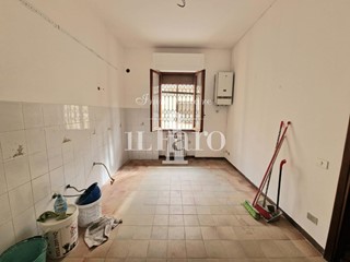 Trilocale in Vendita a Campi Bisenzio, zona San Martino, 160'000&euro;, 68 m²