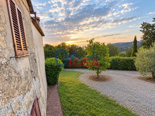 Quadrilocale in Vendita a Castellina in Chianti, 250'000&euro;, 140 m², arredato