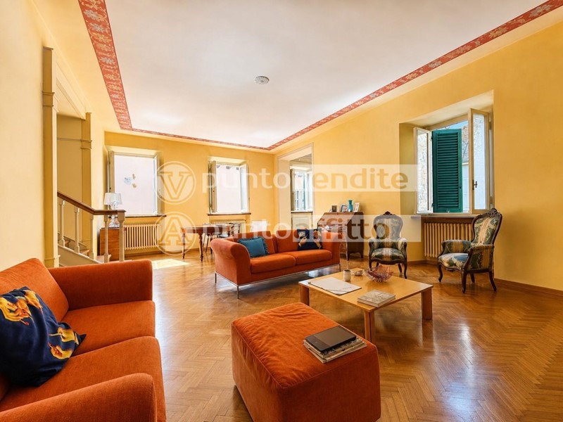 Appartamento in Vendita a Lucca, 850'000&euro;, 250 m²