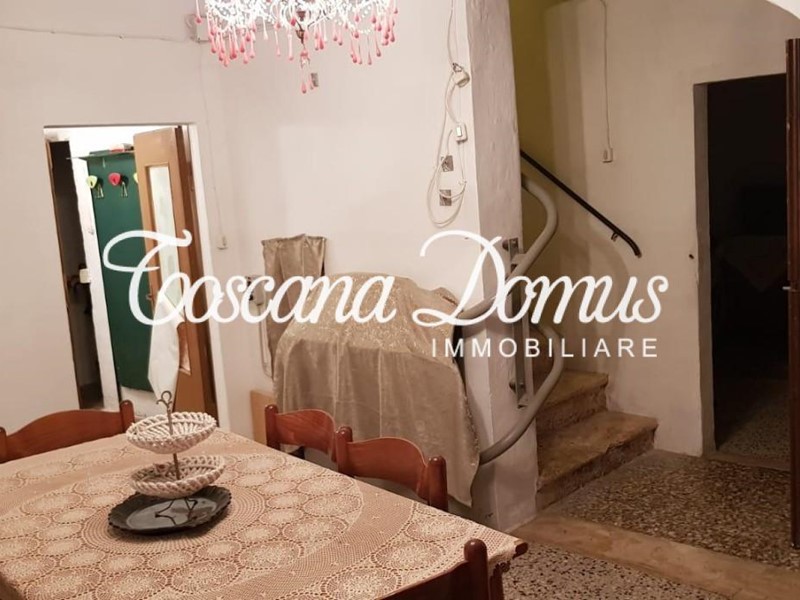 Appartamento in Vendita a Rapolano Terme, 95'000&euro;, 119 m²
