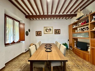 Appartamento in Vendita a Lucca, zona Saltocchio, 144'000&euro;, 139 m²