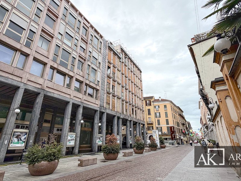 Quadrilocale in Vendita a Novara, 430'000&euro;, 188 m²