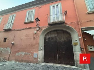 Appartamento in Vendita a Caserta, 325'000&euro;, 200 m²
