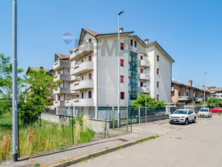 Trilocale in Vendita a Pogliano Milanese, 249'000&euro;, 95 m²
