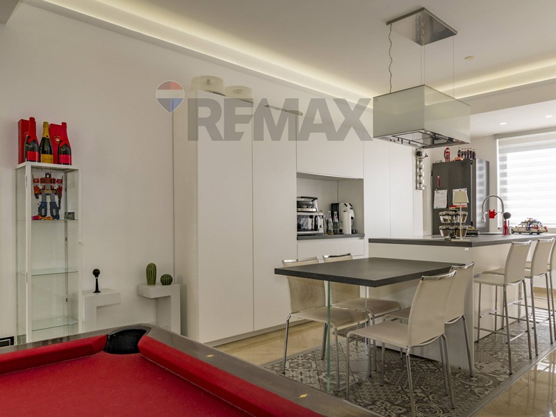 Trilocale in Affitto a Palermo, 1'300&euro;, 119 m²