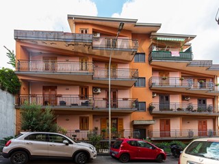 Trilocale in Vendita a Santa Venerina, 65'000&euro;, 70 m²