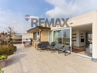 Appartamento in Vendita a Gravina di Catania, 410'000&euro;, 220 m²