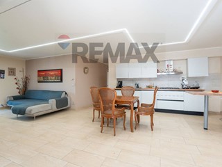 Trilocale in Vendita a Misterbianco, 139'000&euro;, 93 m²