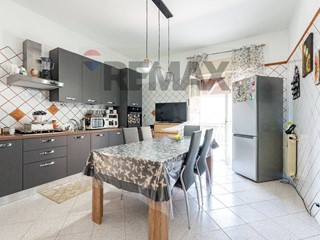 Quadrilocale in Vendita a Misterbianco, 159'000&euro;, 172 m²