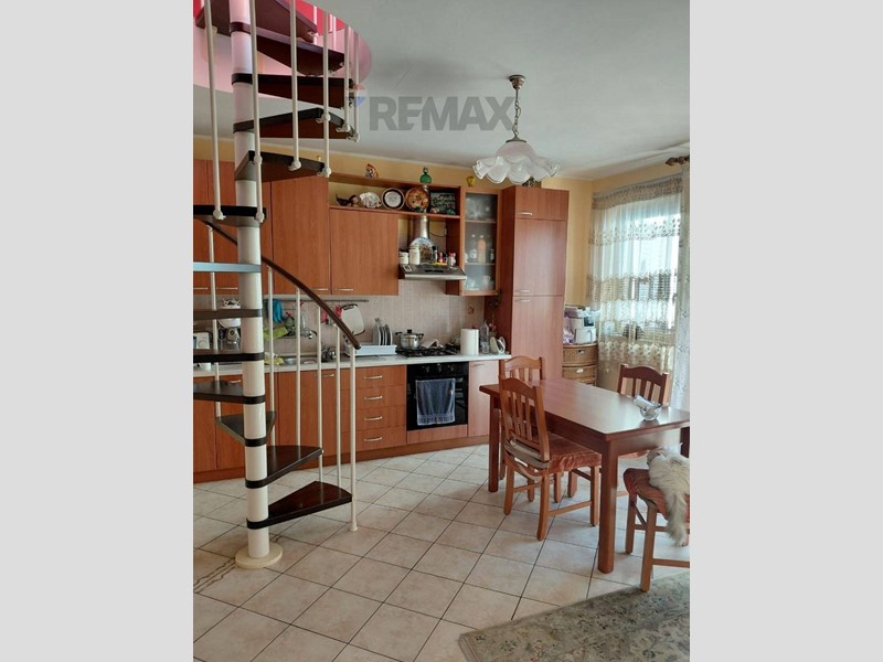 Trilocale in Vendita a Mascali, 150'000&euro;, 85 m²