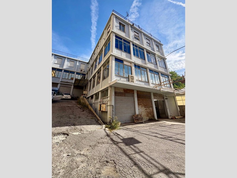 Appartamento in Vendita a Genova, 329'000&euro;, 320 m²