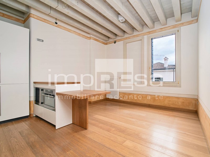 Trilocale in Affitto a Treviso, 1'300&euro;, 70 m²
