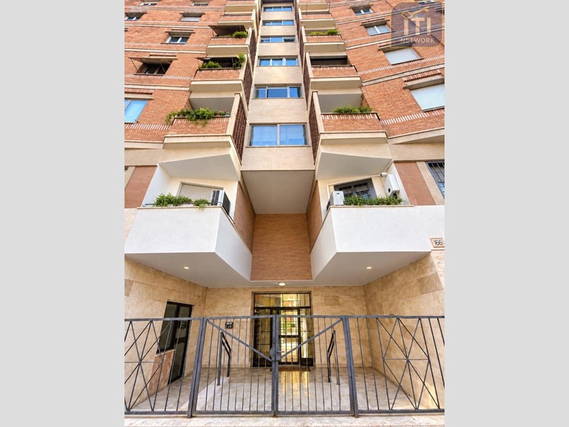 Trilocale in Vendita a Roma, 469'000&euro;, 95 m²
