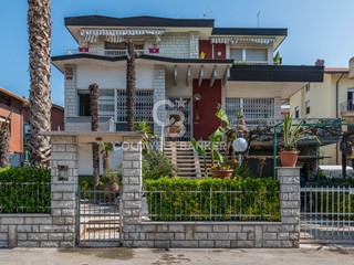 Appartamento in Vendita a Rimini, 800'000&euro;, 600 m²