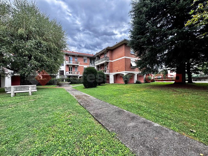 Bilocale in Vendita a Castelletto sopra Ticino, 107'000&euro;, 75 m², con Box