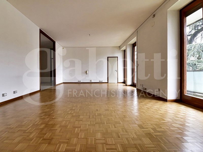 Quadrilocale in Affitto a Monza, 1'500&euro;, 166 m², con Box