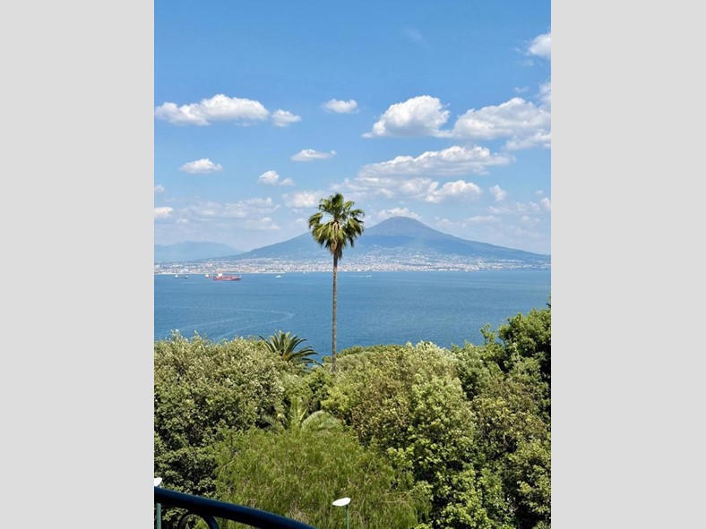Quadrilocale in Affitto a Napoli, 4'500&euro;, 100 m²