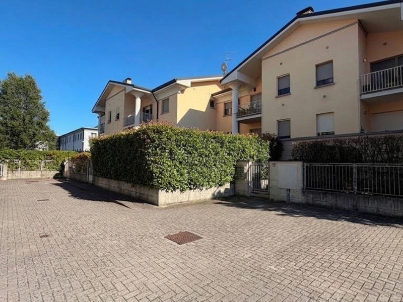 Appartamento in Vendita a Collecchio, zona Madregolo, 185'000&euro;, 110 m², con Box