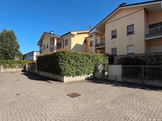Appartamento in Vendita a Collecchio, zona Madregolo, 185'000&euro;, 110 m², con Box