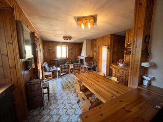 Appartamento in Vendita a Casteldelci, 100'000&euro;, 200 m²