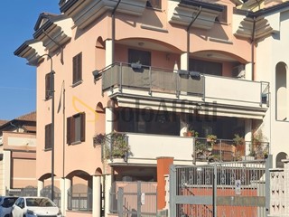 Trilocale in Affitto a Segrate, zona Lavanderie, 1'500&euro;, 90 m², con Box