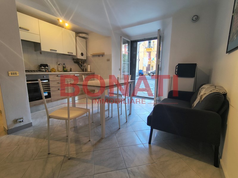 Bilocale in Vendita a La Spezia, zona Centro, 110'000&euro;, 69 m², arredato