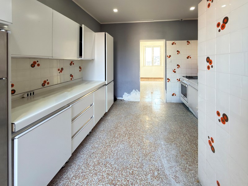Trilocale in Vendita a Reggio Emilia, zona Ospedale, 119'000&euro;, 73 m²