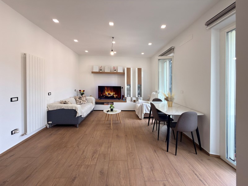 Trilocale in Vendita a Reggio Emilia, zona Mirabello, 230'000&euro;, 90 m², arredato